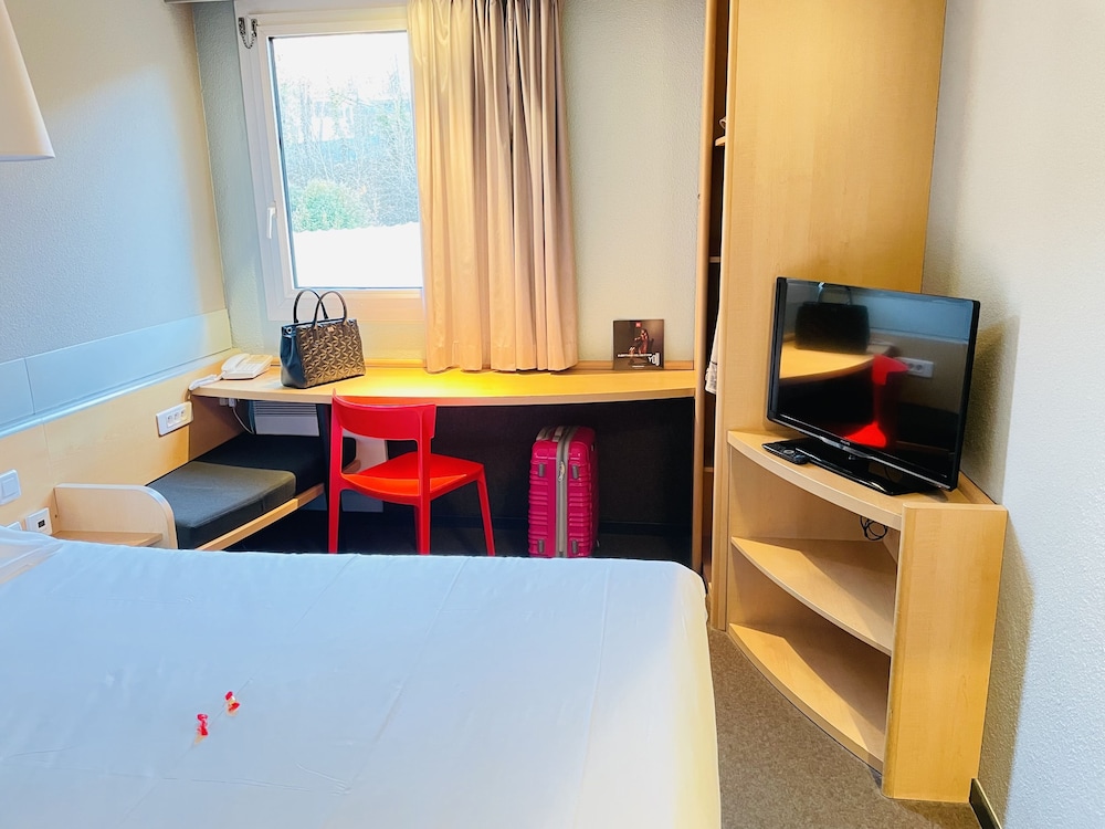 Habitación Estándar con 1 cama doble del hotel IBIS GAP CENTRE. Foto 3