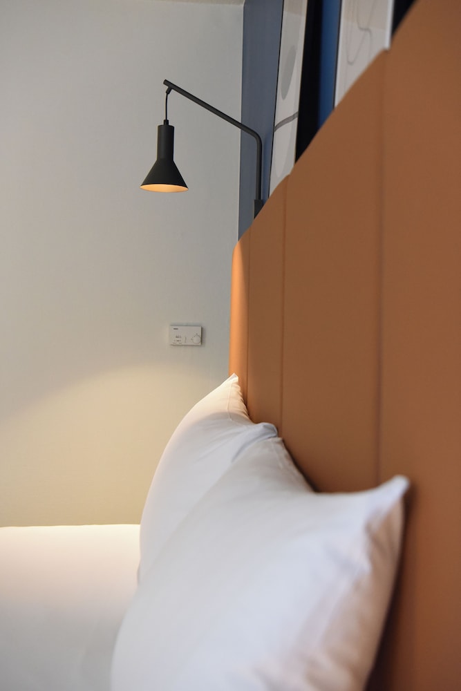 Habitación estándar, 1 cama doble del hotel Ibis Laval Le Relais D'armor. Foto 2