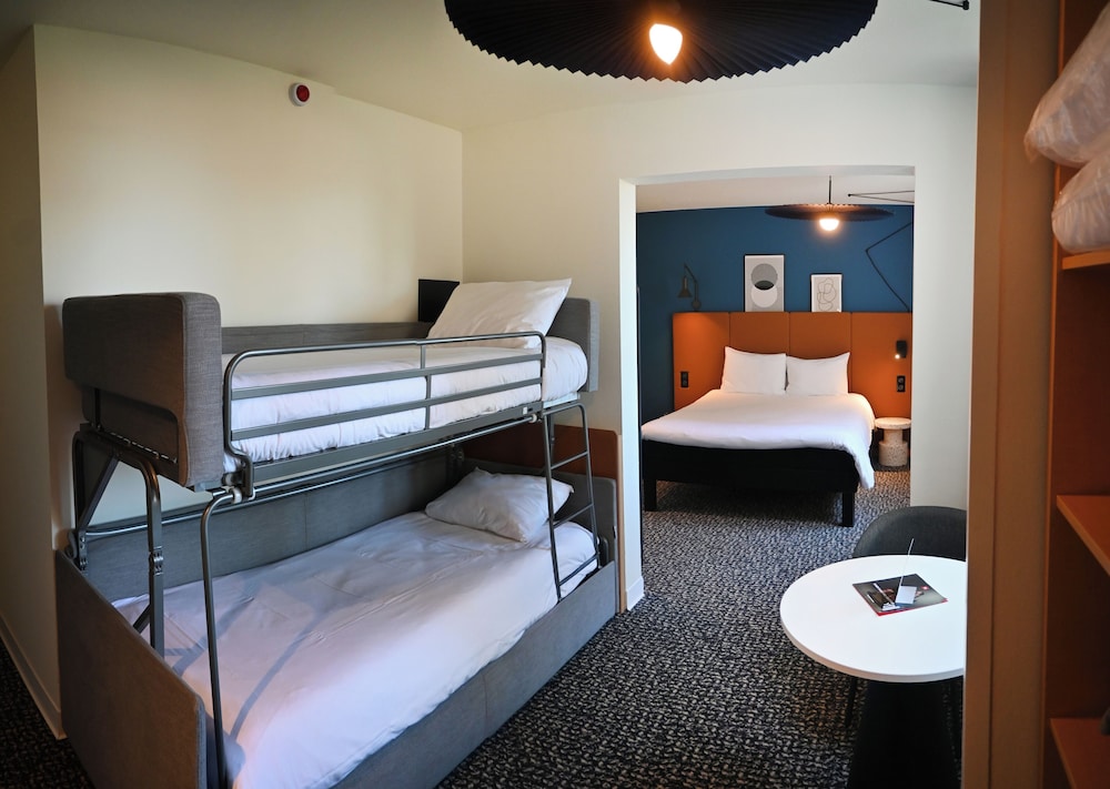 Habitación estándar, 1 cama doble del hotel Ibis Laval Le Relais D'armor. Foto 3