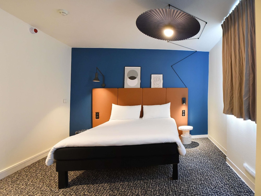 Habitación estándar, 1 cama doble del hotel Ibis Laval Le Relais D'armor. Foto 5