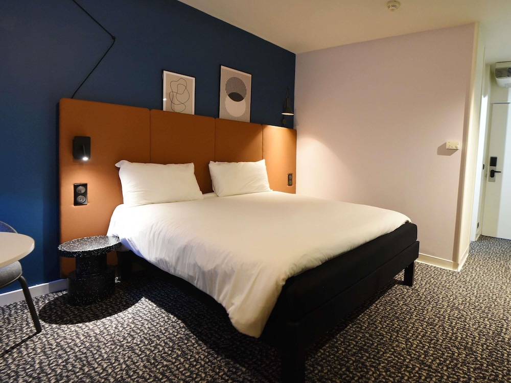 Habitación estándar, 1 cama doble del hotel Ibis Laval Le Relais D'armor. Foto 8