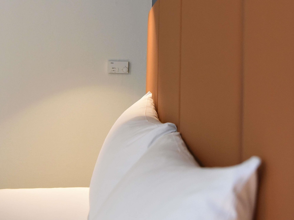 Habitación estándar, 1 cama doble del hotel Ibis Laval Le Relais D'armor. Foto 9