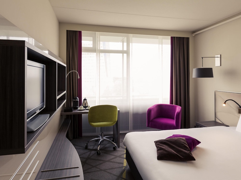 Habitación estándar con dos camas individuales del hotel Mercure City Groningen Martiniplaza. Foto 3