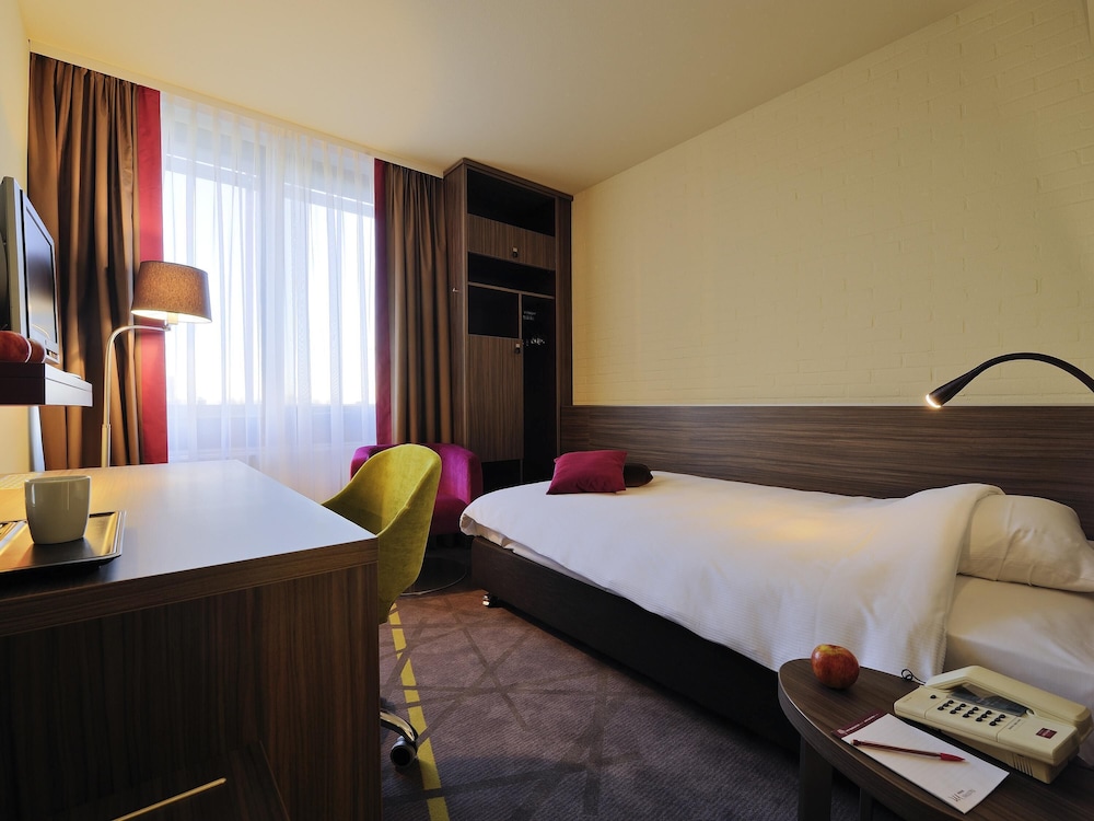 Habitación estándar doble del hotel Mercure City Groningen Martiniplaza. Foto 3