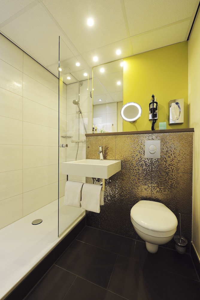 Habitación estándar doble del hotel Mercure City Groningen Martiniplaza. Foto 5