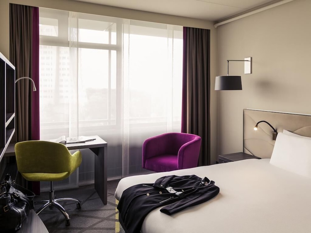 Habitación estándar con dos camas individuales del hotel Mercure City Groningen Martiniplaza. Foto 7
