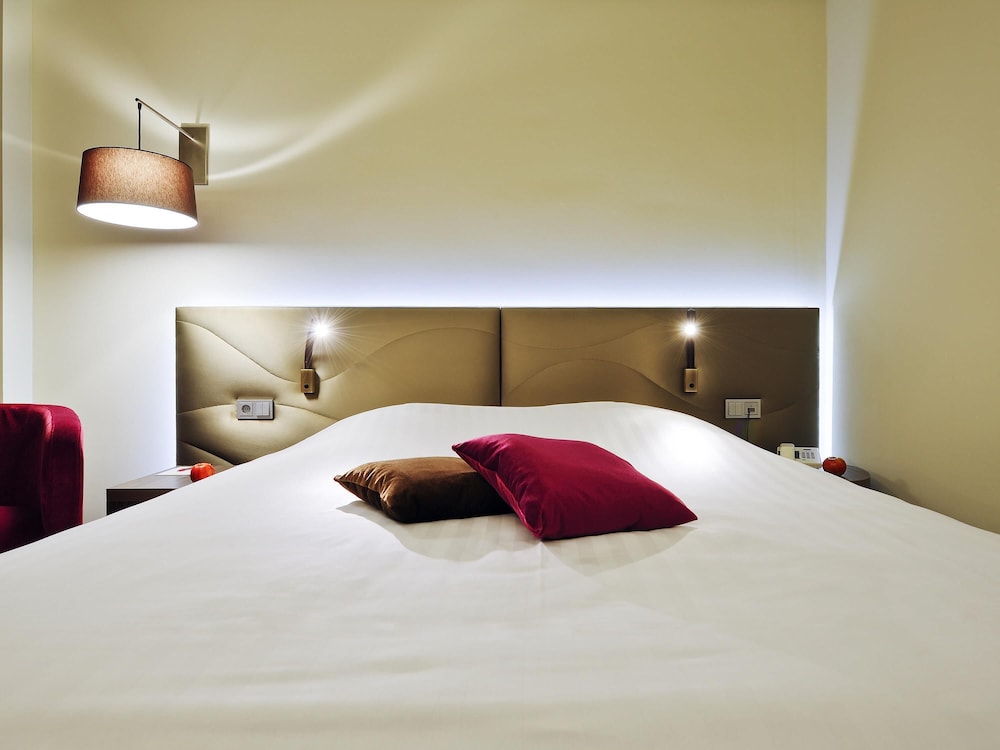 Habitación Privilege con 1 cama doble del hotel Mercure City Groningen Martiniplaza. Foto 4