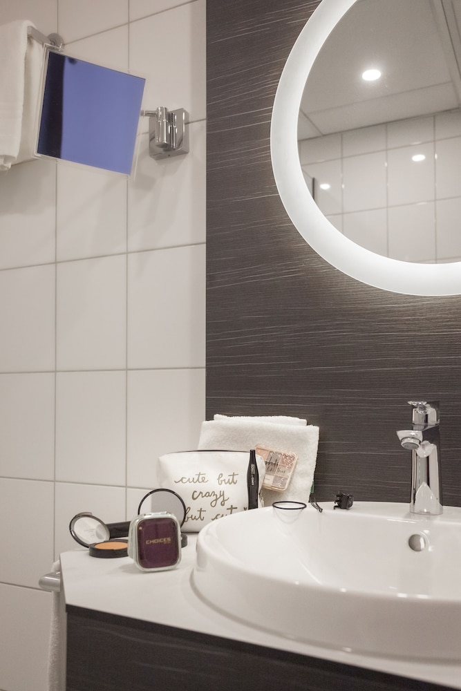 Habitación Comfort con 1 cama doble del hotel Ibis Styles Den Haag Scheveningen. Foto 9