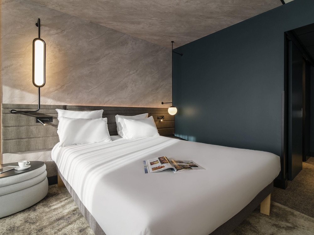 Habitación superior, 1 cama doble con sofá cama del hotel Novotel Rotterdam Brainpark. Foto 1
