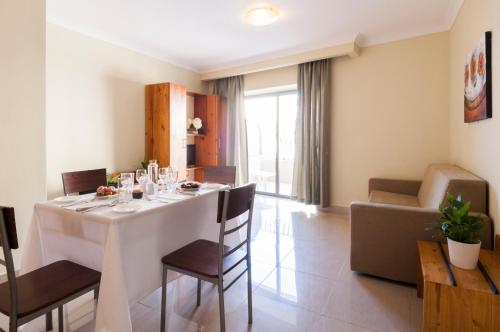 Suite Familiar del hotel ALEXANDRA. Foto 3