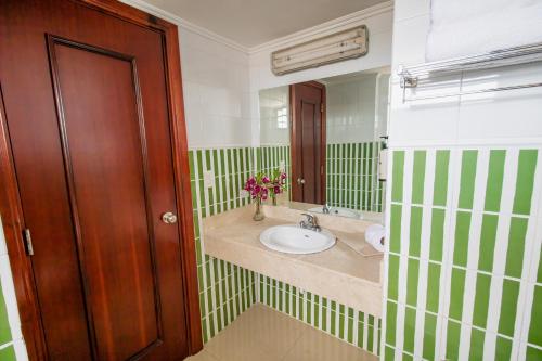 Habitación Doble con 2 camas dobles - No fumadores del hotel Faranda Express Soloy and Casino. Foto 6