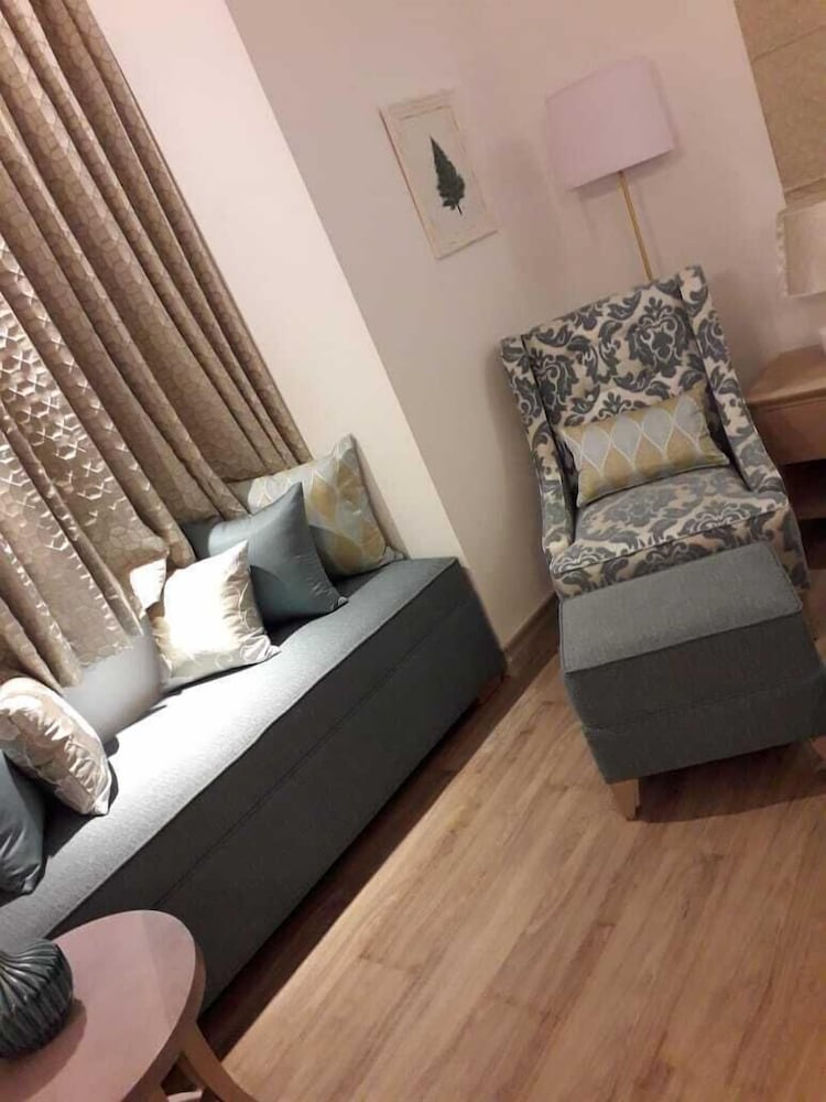 Suite Superior, Cama Doble del hotel The Lynden Grove. Foto 4