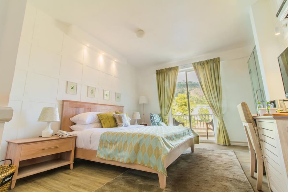 Suite Grand Superior con Jacuzzi y Balcón del hotel The Lynden Grove