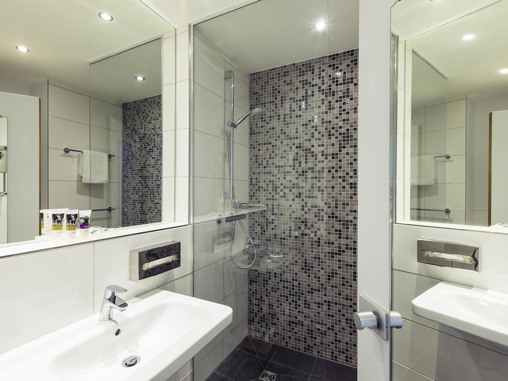 Habitación estándar con dos camas individuales del hotel Mercure City Nijmegen Centre. Foto 4