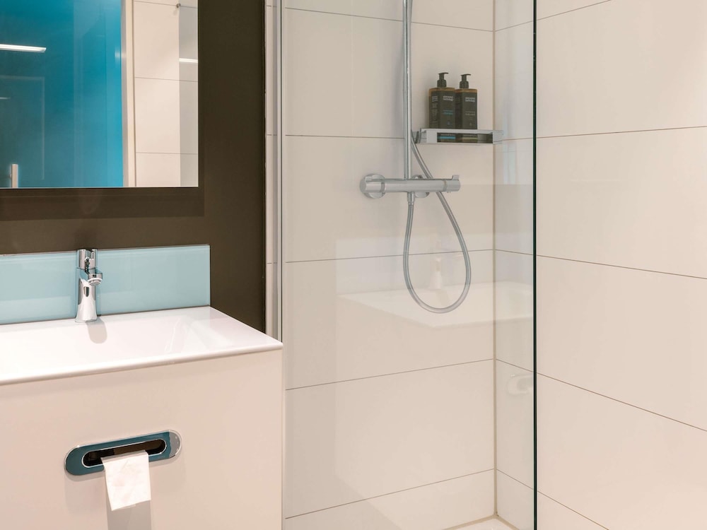Habitación estándar con dos camas individuales del hotel Mercure Tilburg Centrum. Foto 2
