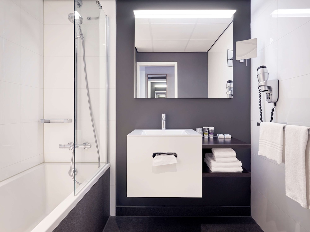 Habitación estándar con dos camas individuales del hotel Mercure Tilburg Centrum. Foto 4