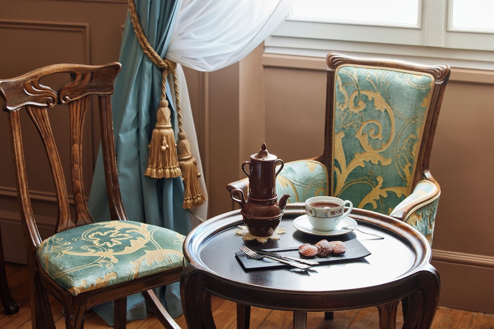 Habitación 414 – Marcel Proust del hotel Le Grand Cabourg - Mgallery. Foto 1