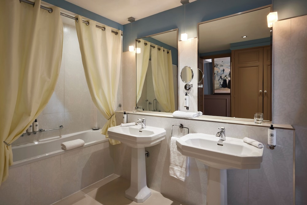 Habitación 414 – Marcel Proust del hotel Le Grand Cabourg - Mgallery. Foto 4