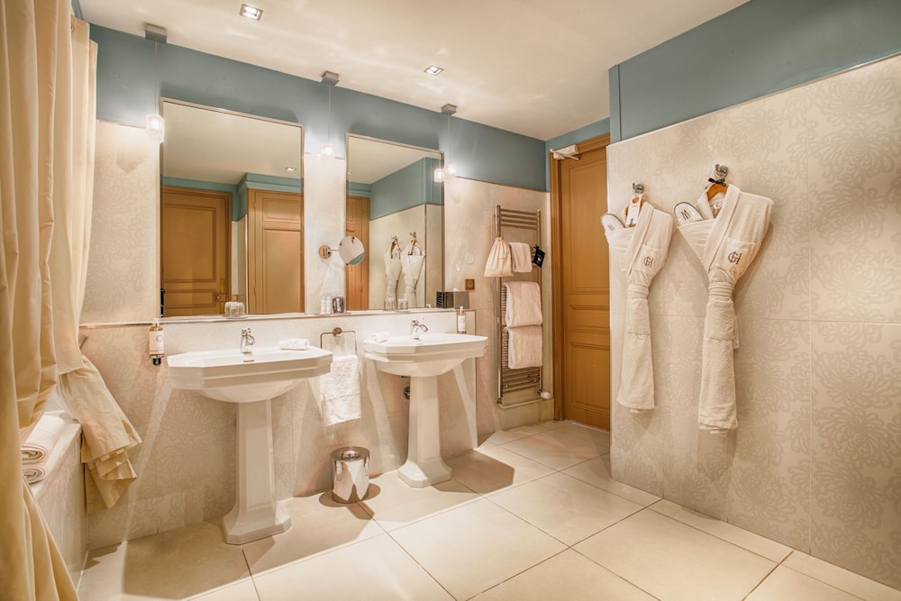 Habitación 414 – Marcel Proust del hotel Le Grand Cabourg - Mgallery. Foto 5