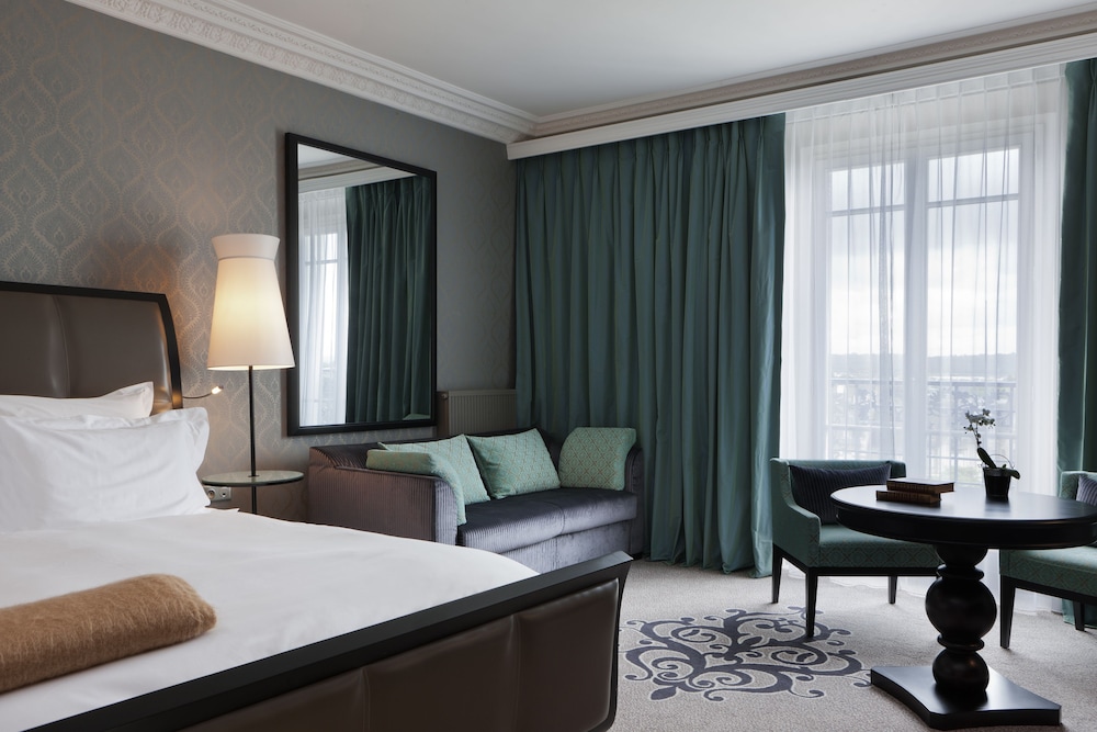 Habitación Clásica del hotel Le Grand Cabourg - Mgallery. Foto 2