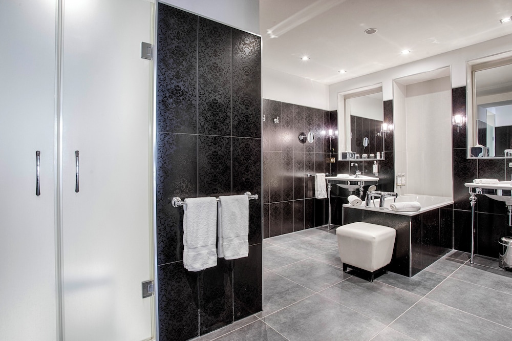 Suite Victoria del hotel Le Grand Cabourg - Mgallery. Foto 4