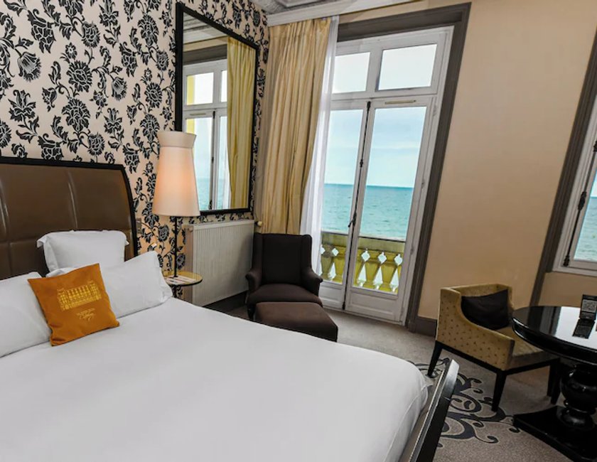 Habitación doble Vista Mar Lujo Balcón o Terraza 1 Cama queen del hotel Le Grand Cabourg - Mgallery