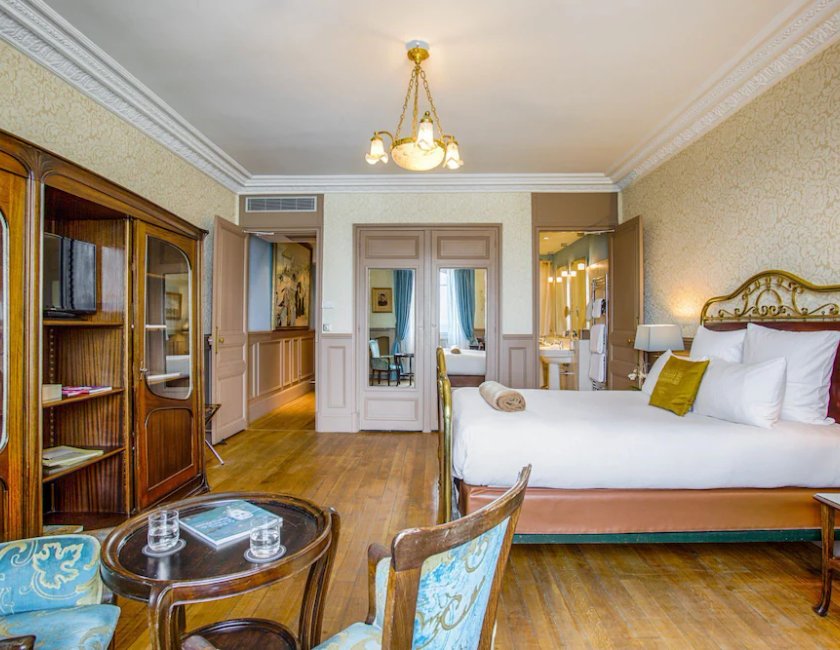 Habitación doble Vista Mar 1 Cama queen del hotel Le Grand Cabourg - Mgallery. Foto 3