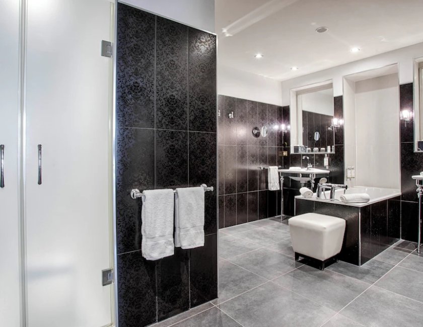 Suite Lujo Vista Jardín 1 Cama king Sofá Cama incluido del hotel Le Grand Cabourg - Mgallery. Foto 4