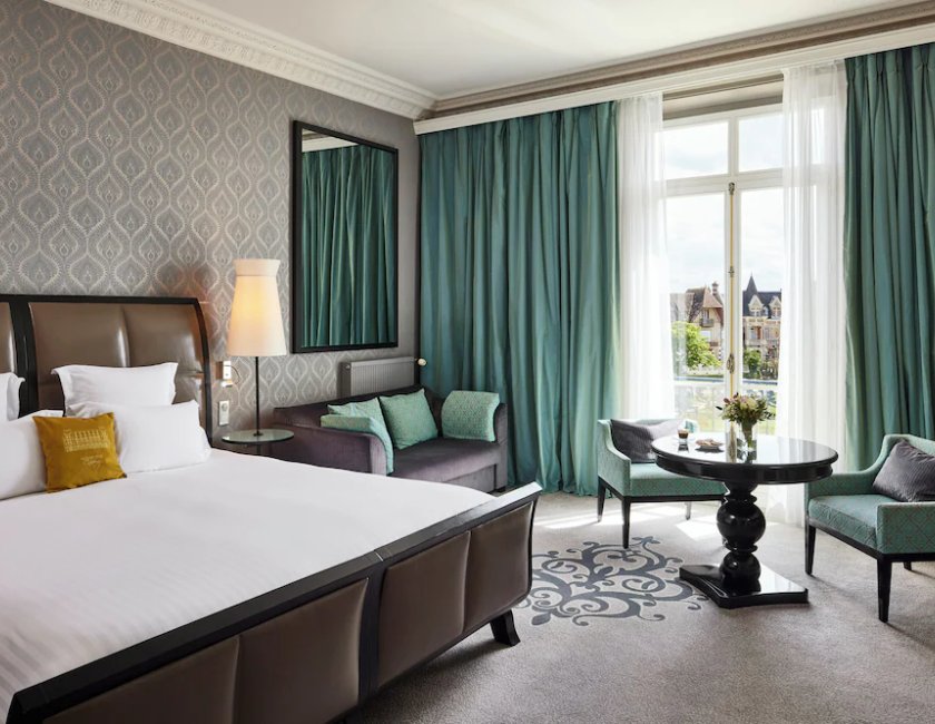Habitación doble Vista Jardín 1 Cama king del hotel Le Grand Cabourg - Mgallery. Foto 9
