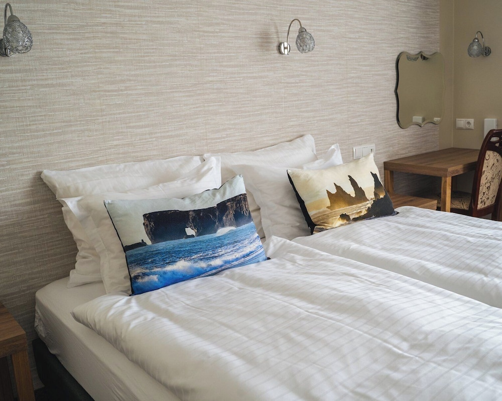 Habitación superior con 1 cama doble o 2 individuales del hotel Dyrhólaey. Foto 4