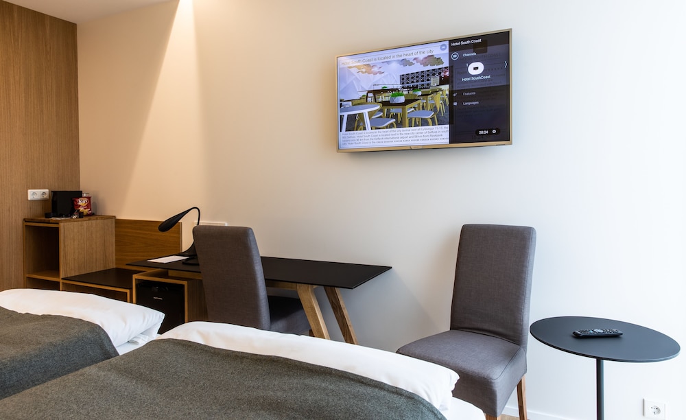 Habitación estándar con 1 cama doble o 2 individuales del hotel South Coast. Foto 7