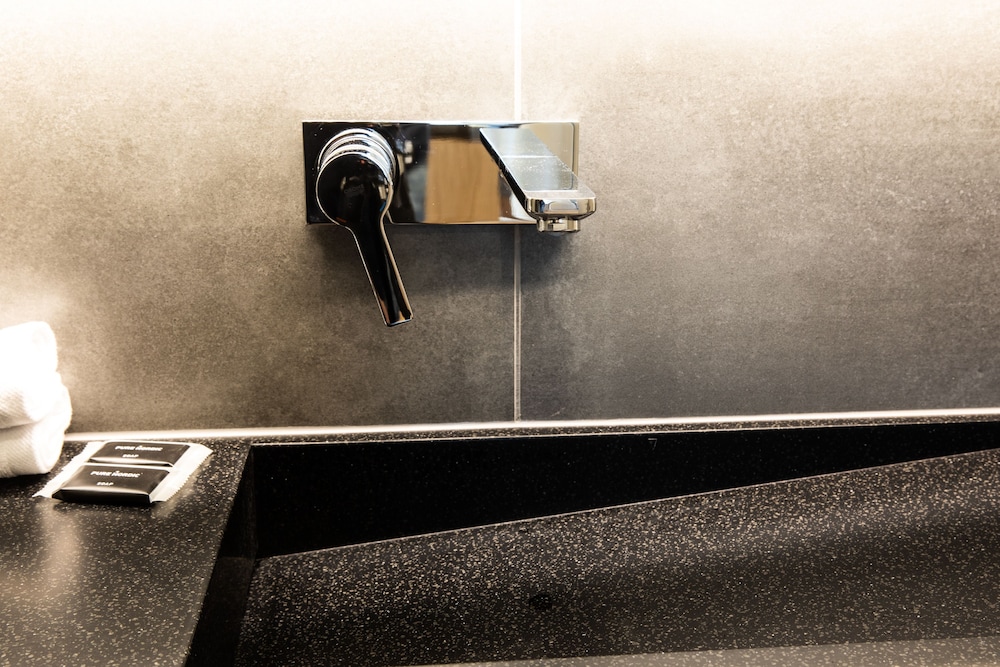 Habitación superior con 1 cama doble o 2 individuales del hotel South Coast. Foto 13