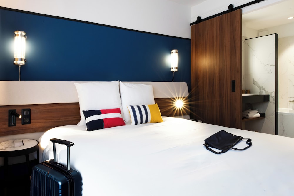 Habitación clásica con cama doble del hotel Mercure Caen Centre Port De Plaisance. Foto 1