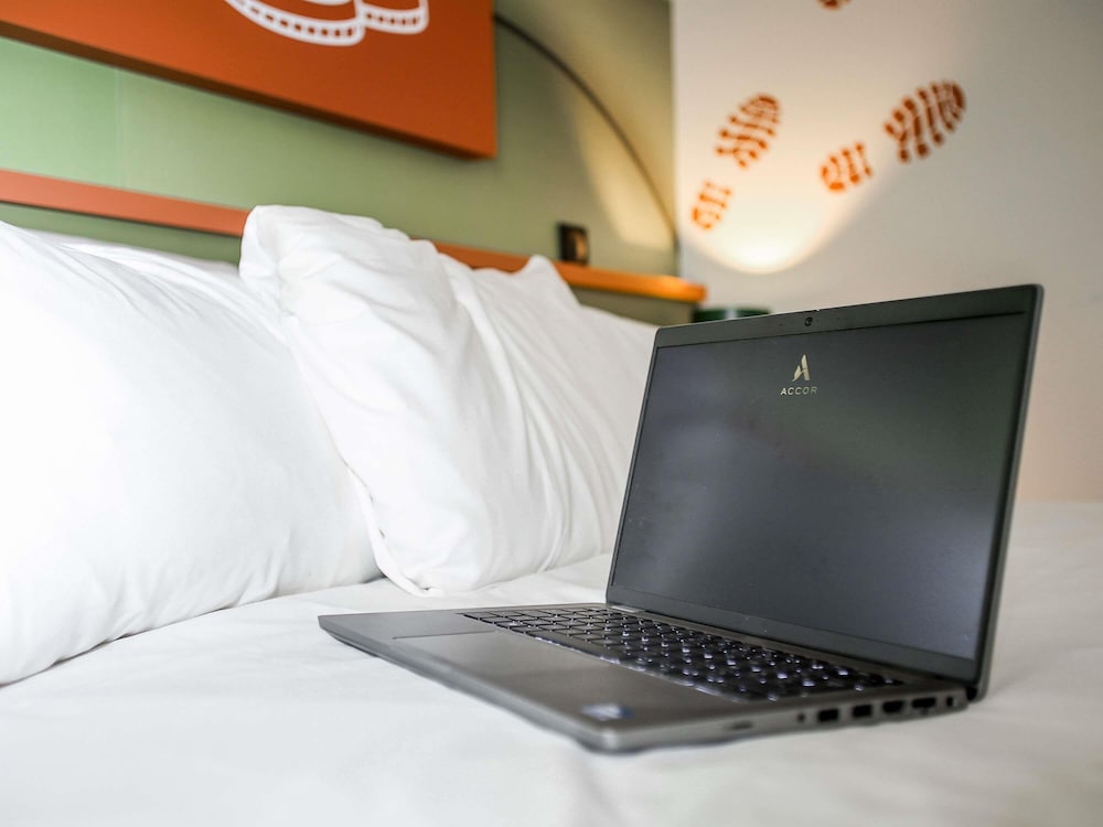 Habitación Estándar con 1 cama doble del hotel Ibis Styles Lisieux Normandie. Foto 7