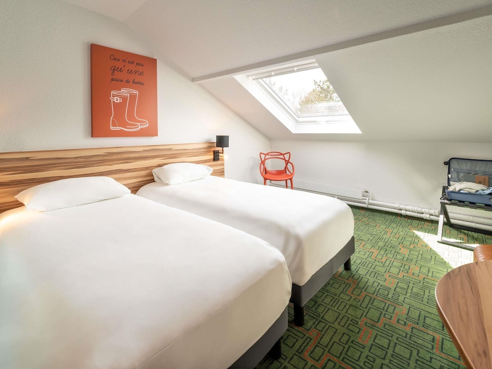 Habitación estándar con 2 camas individuales del hotel Ibis Styles Lisieux Normandie
