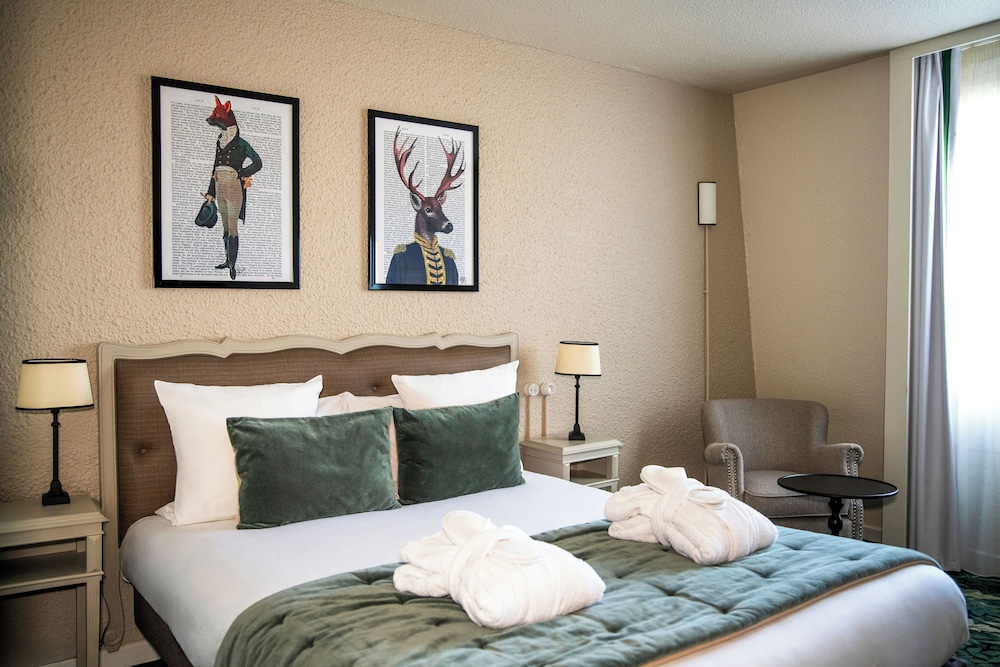 Habitación Executive con vistas al jardín y 1 cama doble del hotel Novotel Domaine De Maffliers - Demeure De Campagne. Foto 10