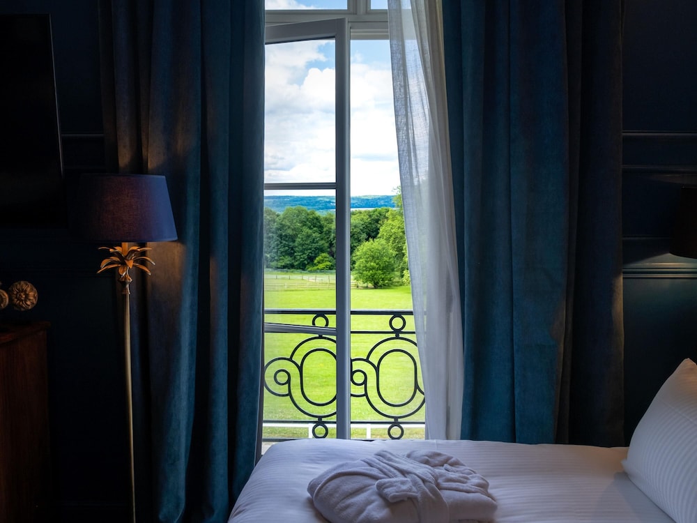 Habitación Deluxe con cama doble y vistas a los jardines del hotel Novotel Domaine De Maffliers - Demeure De Campagne. Foto 12