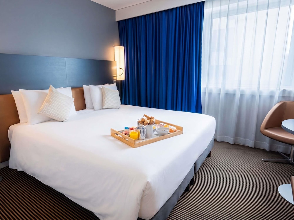 Habitación Clásica con 1 cama doble del hotel Mercure Paris Massy Gare TGV. Foto 8