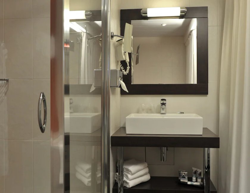 Habitación doble Privilege 1 Cama doble del hotel Mercure Maurepas Saint Quentin. Foto 5