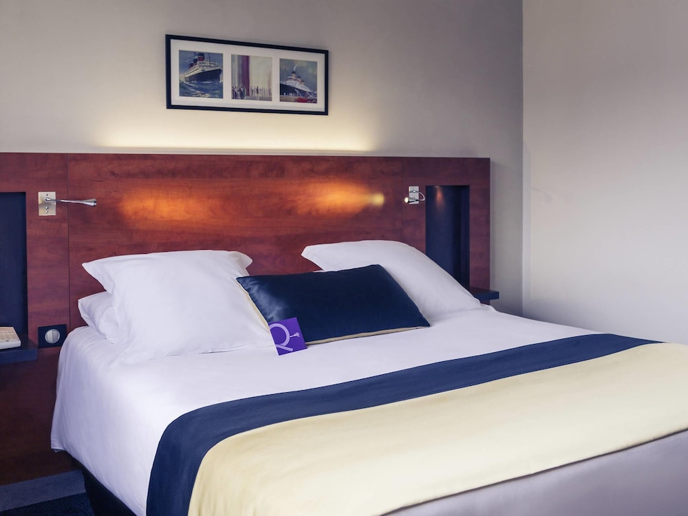 Habitación estándar con una cama grande del hotel Mercure Maurepas Saint Quentin