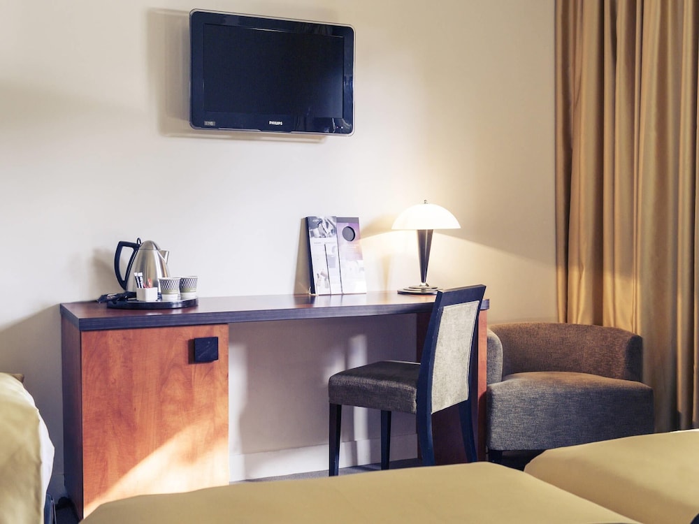 Habitación Triple del hotel Mercure Maurepas Saint Quentin