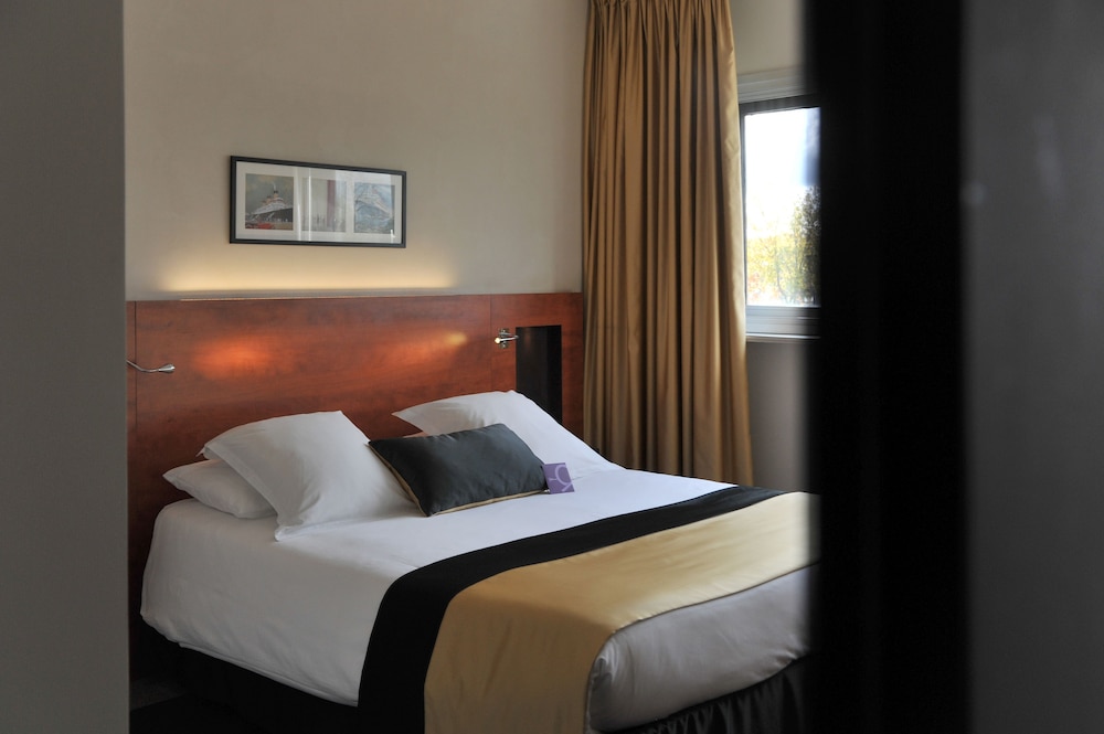 Habitación Triple del hotel Mercure Maurepas Saint Quentin. Foto 2