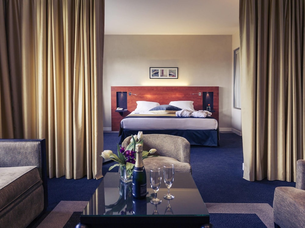 Suite del hotel Mercure Maurepas Saint Quentin