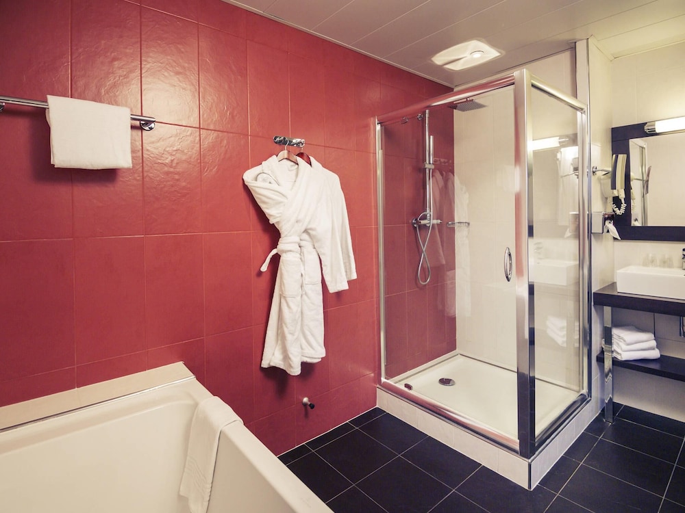 Suite del hotel Mercure Maurepas Saint Quentin. Foto 4