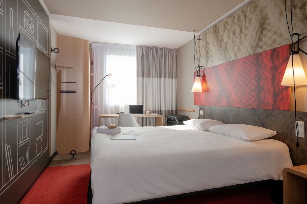 Suite familiar, 2 camas dobles (Standard) del hotel IBIS MELUN. Foto 1