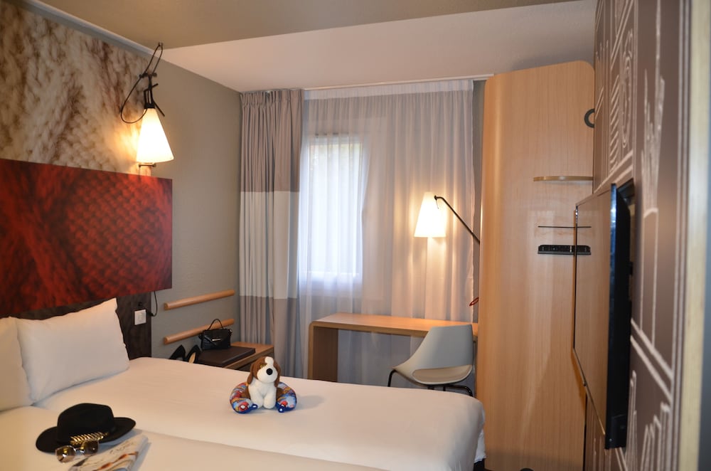 Habitación estándar, 2 camas individuales del hotel IBIS MELUN. Foto 4