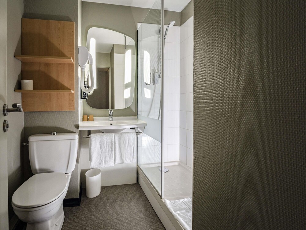 Habitación Estándar con 1 cama doble del hotel Ibis Montargis. Foto 8