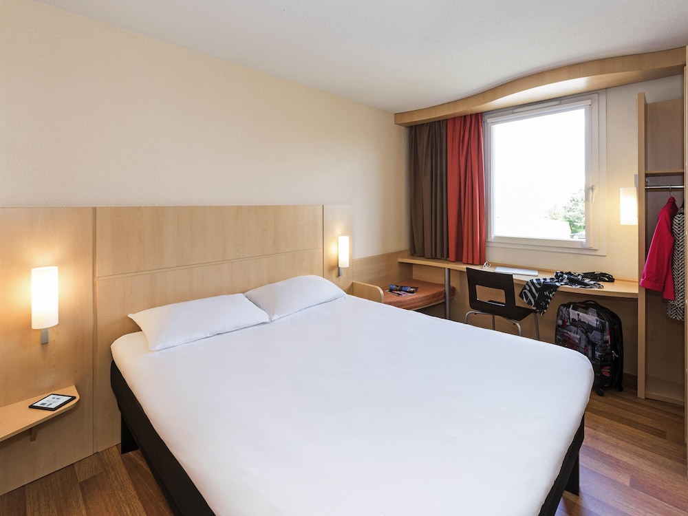 Habitación Estándar con 1 cama doble del hotel Ibis Montbeliard. Foto 1