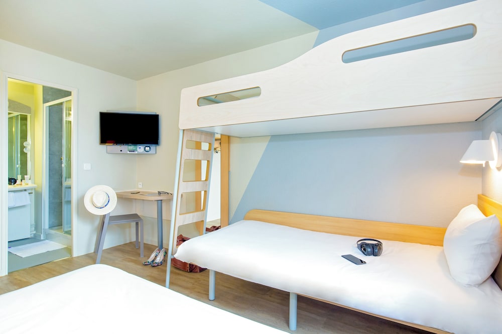 Habitación Familiar del hotel Ibis Budget Cavaillon. Foto 1