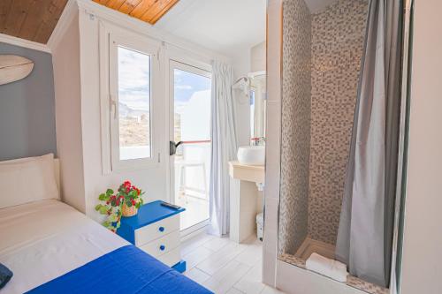 Habitación Individual con baño privado del hotel Hostel Neon. Foto 3